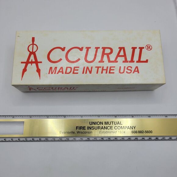 Accurail Milwaukee #4704 wood stock car - open box - Picture 7 of 8